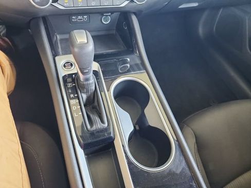 Used 2024 Nissan Altima 2.5 SV FWD image 18