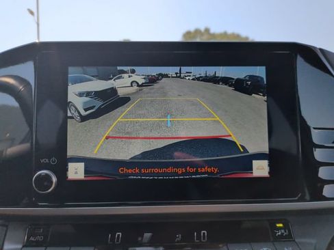 Used 2025 Toyota Camry SE FWD image 21