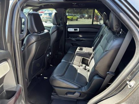 Used 2020 Ford Explorer ST w/ ST Street Pack image 13