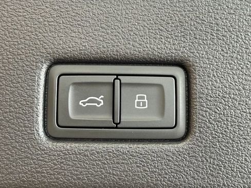 Used 2021 Audi RS 7 Sportback w/ Black Optic Package image 40