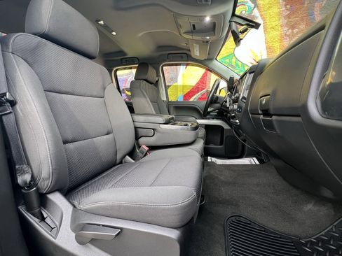 Used 2018 Chevrolet Silverado 1500 LT w/ All Star Edition image 38