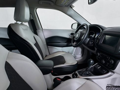 Used 2017 Jeep Compass Latitude w/ Popular Equipment Group image 28