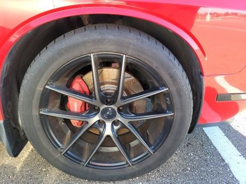 Used 2010 Dodge Challenger SRT8 RWD image 10
