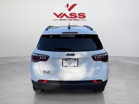 Used 2026 Jeep Compass Latitude w/ Quick Order Package 29K AWD/4WD image 8
