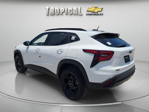 New 2026 Chevrolet Trax LT w/ Midnight Edition FWD image 3