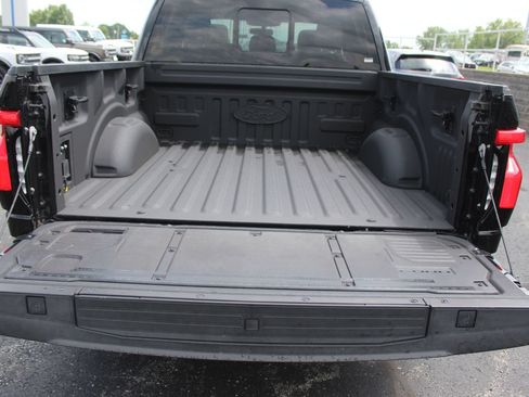 Used 2023 Ford F150 Lightning Platinum AWD/4WD image 20