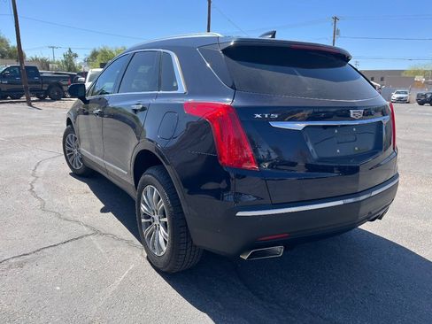 Used 2017 Cadillac XT5 Luxury w/ Driver Awareness Package FWD image 7