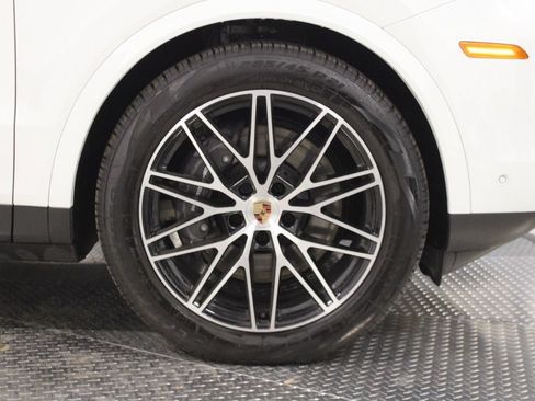 Certified 2025 Porsche Cayenne image 14