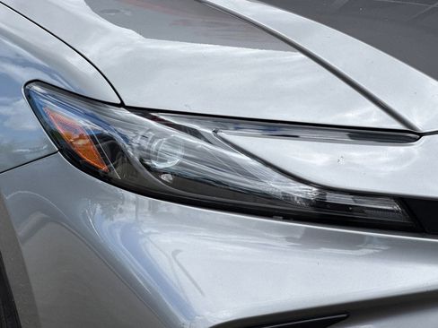 Used 2025 Toyota Camry SE image 9