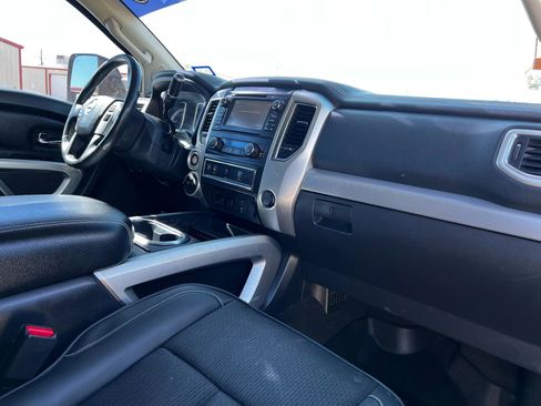 Used 2017 Nissan Titan PRO-4X image 9