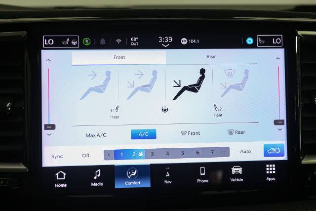 Used 2024 Chrysler Pacifica Limited FWD image 23