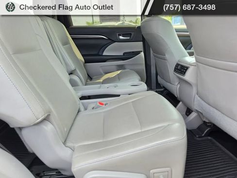 Used 2016 Toyota Highlander Limited Platinum AWD/4WD image 49
