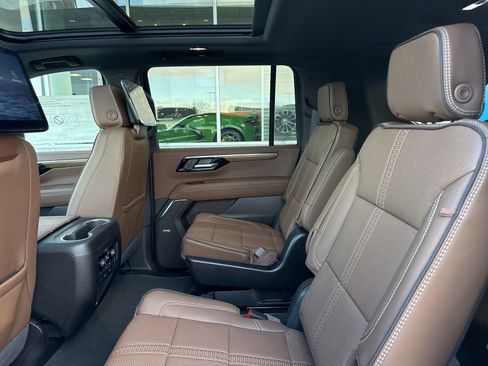 New 2026 Chevrolet Suburban High Country image 16