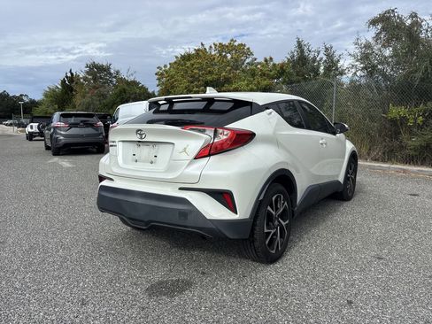Used 2019 Toyota C-HR XLE image 3