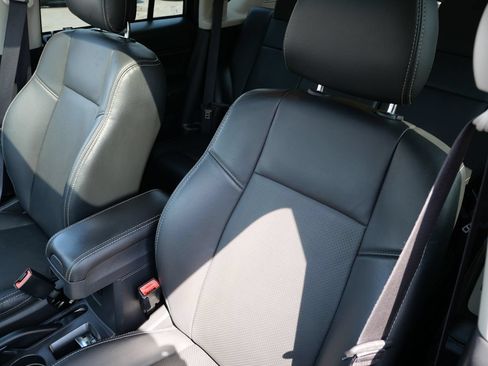 Used 2017 Jeep Compass High Altitude AWD/4WD image 11