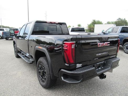 New 2026 GMC Sierra 3500 Denali w/ Denali Reserve Package AWD/4WD image 5