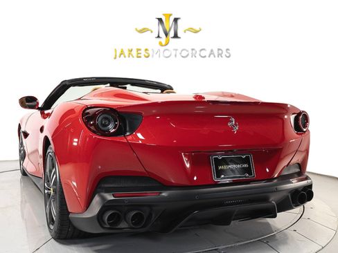 Used 2019 Ferrari Portofino RWD image 8
