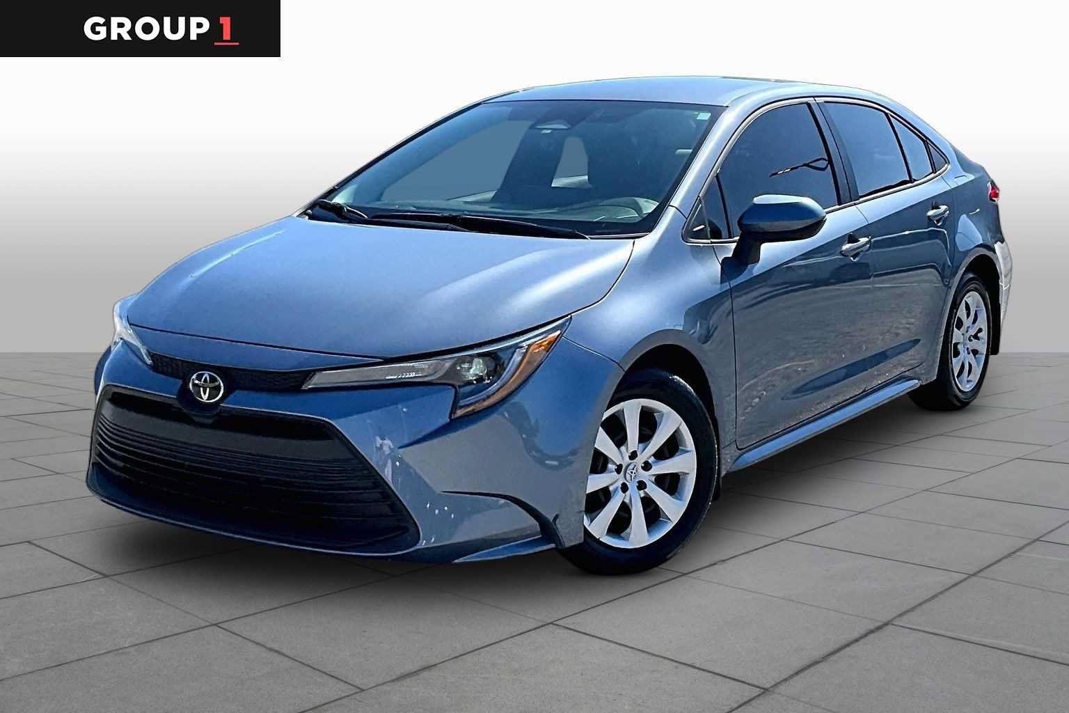 Used 2025 Toyota Corolla LE FWD image 1