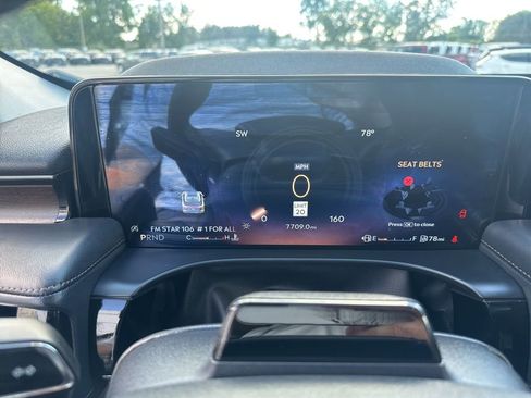 Used 2025 Lincoln Aviator Reserve w/ Equipment Group 201A image 13