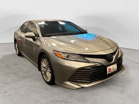 Certified 2020 Toyota Camry XLE image 7