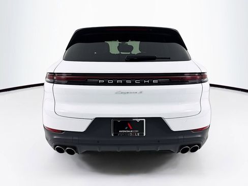 Certified 2024 Porsche Cayenne S AWD/4WD image 6