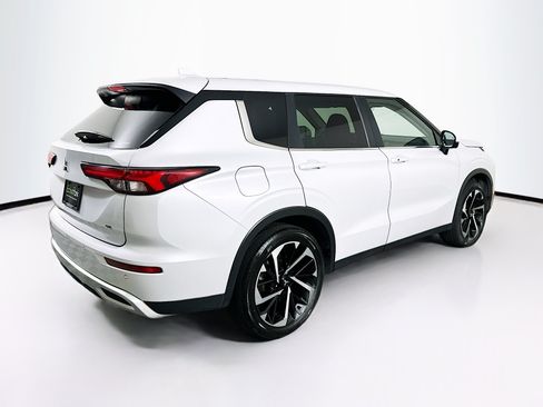 Used 2024 Mitsubishi Outlander SE AWD/4WD image 9