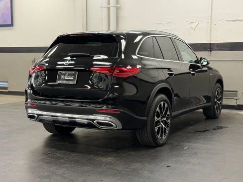 Used 2025 Mercedes-Benz GLC 350e 4MATIC image 12