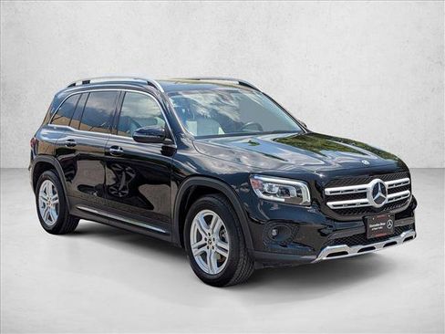 Used 2023 Mercedes-Benz GLB 250 4MATIC image 3
