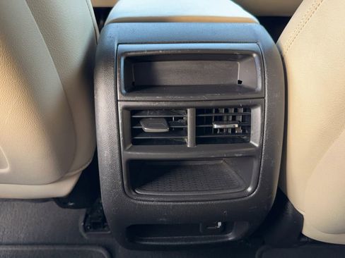 Used 2018 Cadillac XT5 FWD image 27