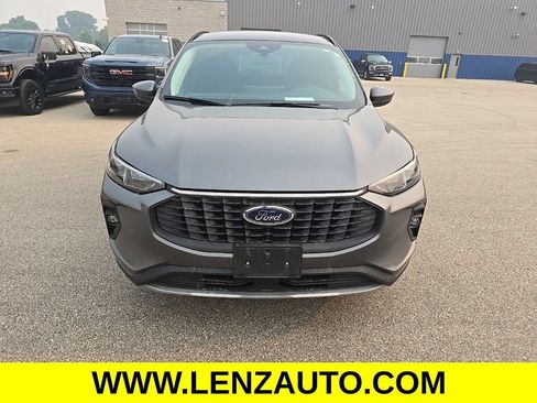 Used 2025 Ford Escape Platinum AWD/4WD image 2