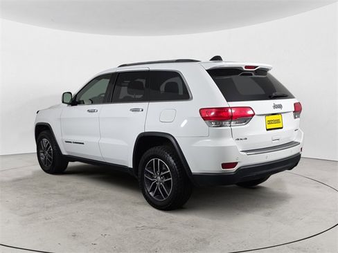 Used 2018 Jeep Grand Cherokee Limited image 3
