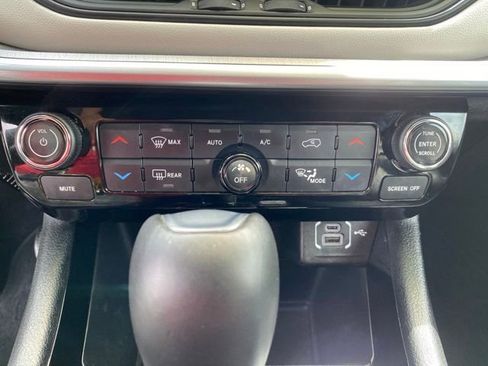 Used 2025 Jeep Compass Limited AWD/4WD image 23