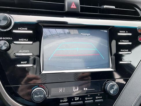 Used 2019 Toyota Camry SE image 29