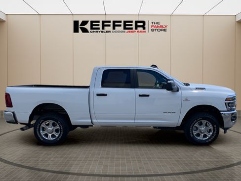 New 2025 RAM 2500 Big Horn AWD/4WD image 6