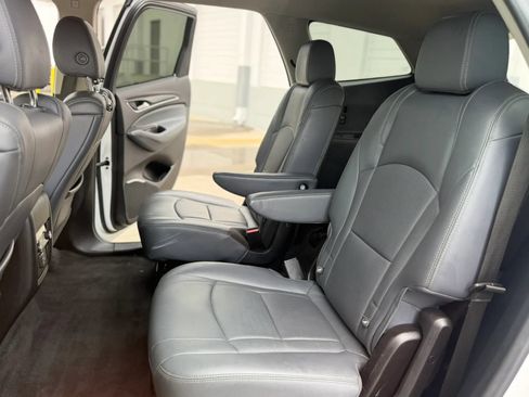 Used 2021 Buick Enclave Essence AWD/4WD image 21