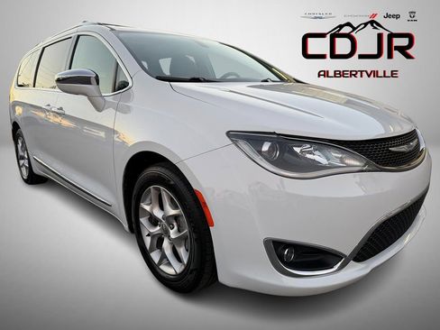Used 2020 Chrysler Pacifica Limited FWD image 1
