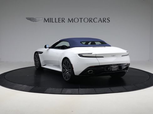 Used 2024 Aston Martin DB12 Convertible image 16