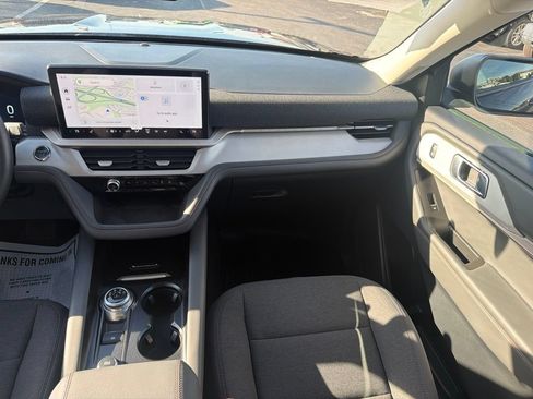 Certified 2025 Ford Explorer Active AWD/4WD image 22