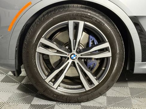 Used 2024 BMW X7 xDrive40i w/ M Sport Package AWD/4WD image 12