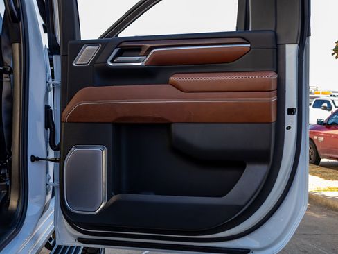 Used 2026 GMC Sierra 2500 Denali Ultimate w/ Max Trailering Package image 40