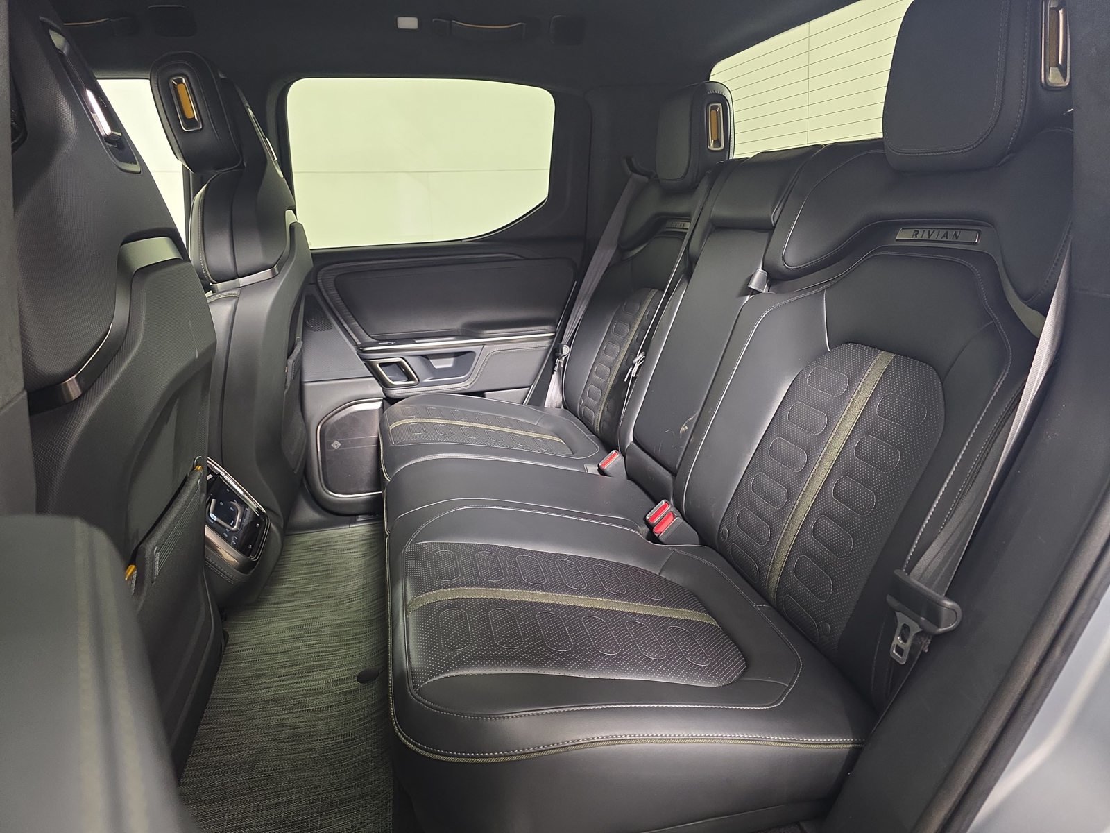 Used 2024 Rivian R1T Adventure Quad AWD/4WD image 21