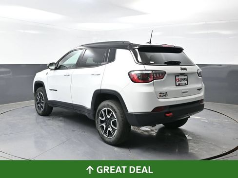 Used 2025 Jeep Compass Trailhawk AWD/4WD image 13