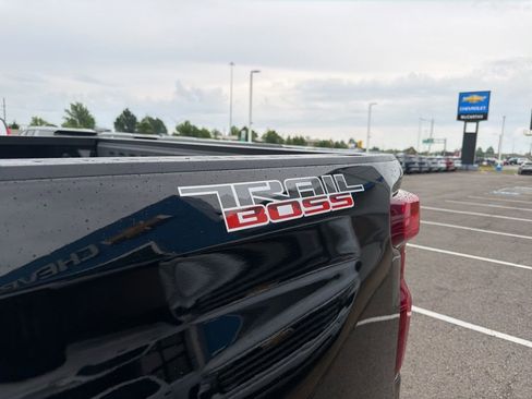 Used 2019 Chevrolet Silverado 1500 Custom Trail Boss w/ Custom Convenience Package AWD/4WD image 12