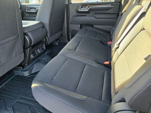 New 2025 GMC Sierra 2500 SLE w/ SLE Value Package; image 33