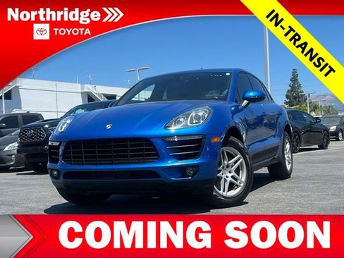 Used 2018 Porsche Macan AWD/4WD image 2