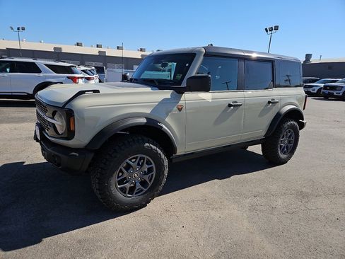 New 2025 Ford Bronco Badlands image 5