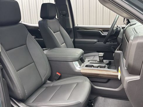 Used 2026 Chevrolet Silverado 1500 LT Trail Boss w/ LT Trail Boss Premium Package AWD/4WD image 40