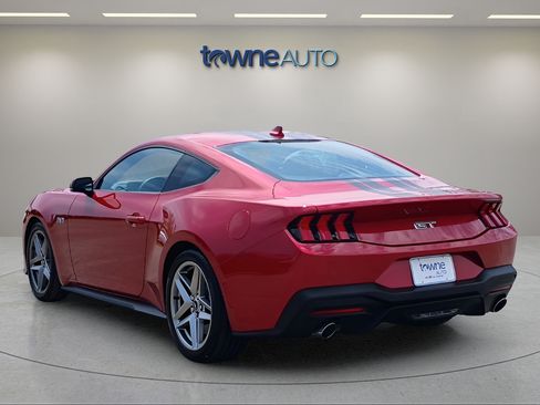 Used 2024 Ford Mustang GT Premium RWD image 3
