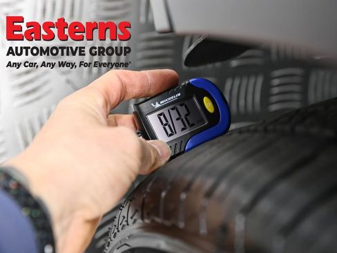 Used 2021 Mercedes-Benz GLB 250 4MATIC w/ Premium Package image 27