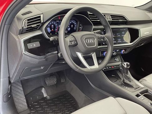 Used 2025 Audi Q3 2.0T Premium w/ Convenience Package AWD/4WD image 4
